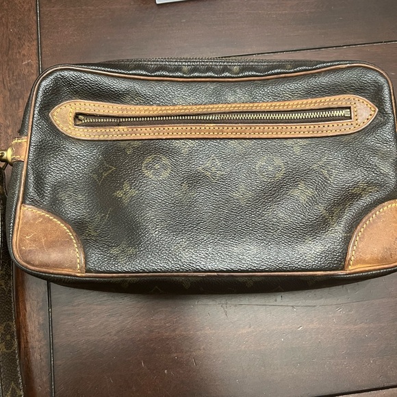 LV 💥low start💥MONO DRAGONNE WRISTLET POUCH (SOME FADING, BROKEN ZIPPERS) - Picture 1 of 14